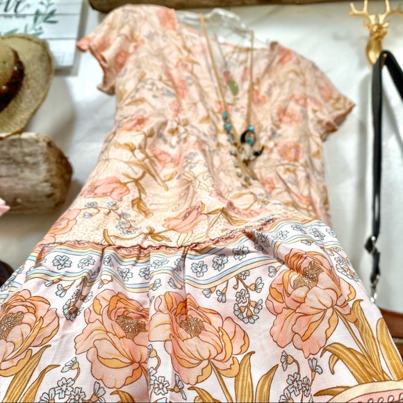 ⭐️SOLD⭐️GORGEOUS Boho dreamy floral dress w blush vibe🌸✨ - Picture 6 of 14